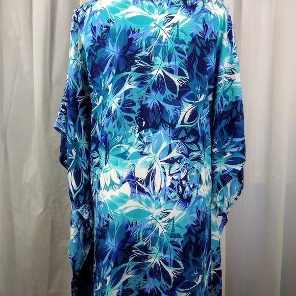 Swimsuit cover-up - Picture 2 of 7